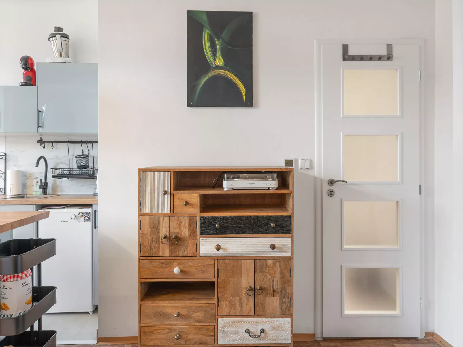 Art District Nook-Inside