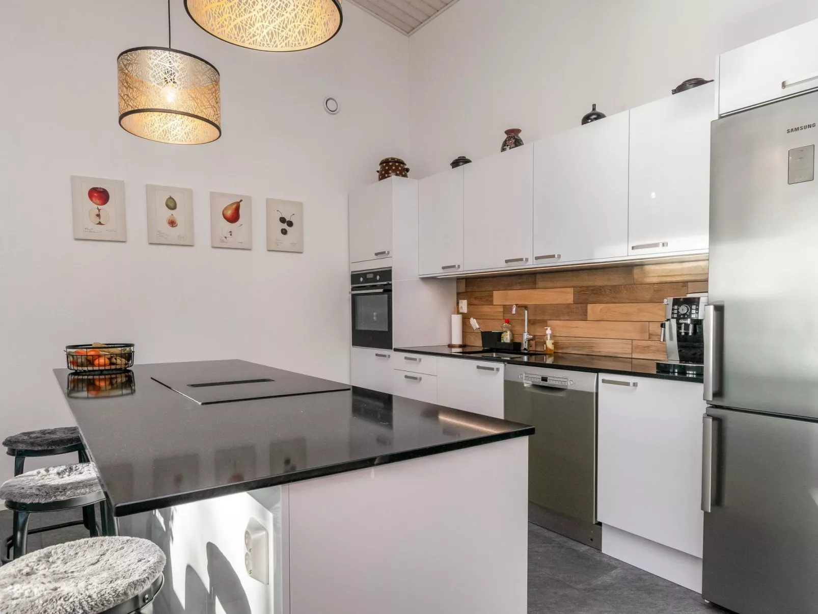 Järven idylli-Inside