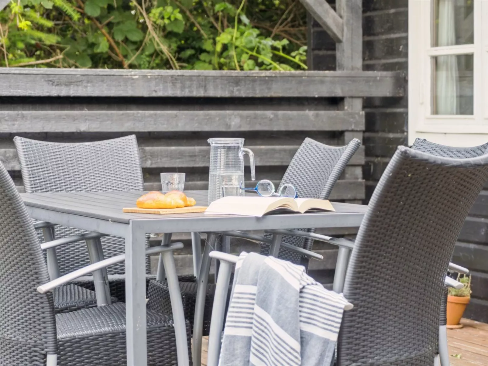 "Kjell" - 25m from the sea-Outside