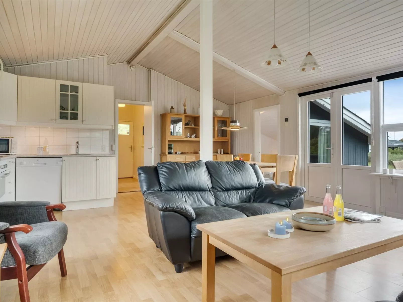 "Claudine" - 700m from the sea-Drinnen