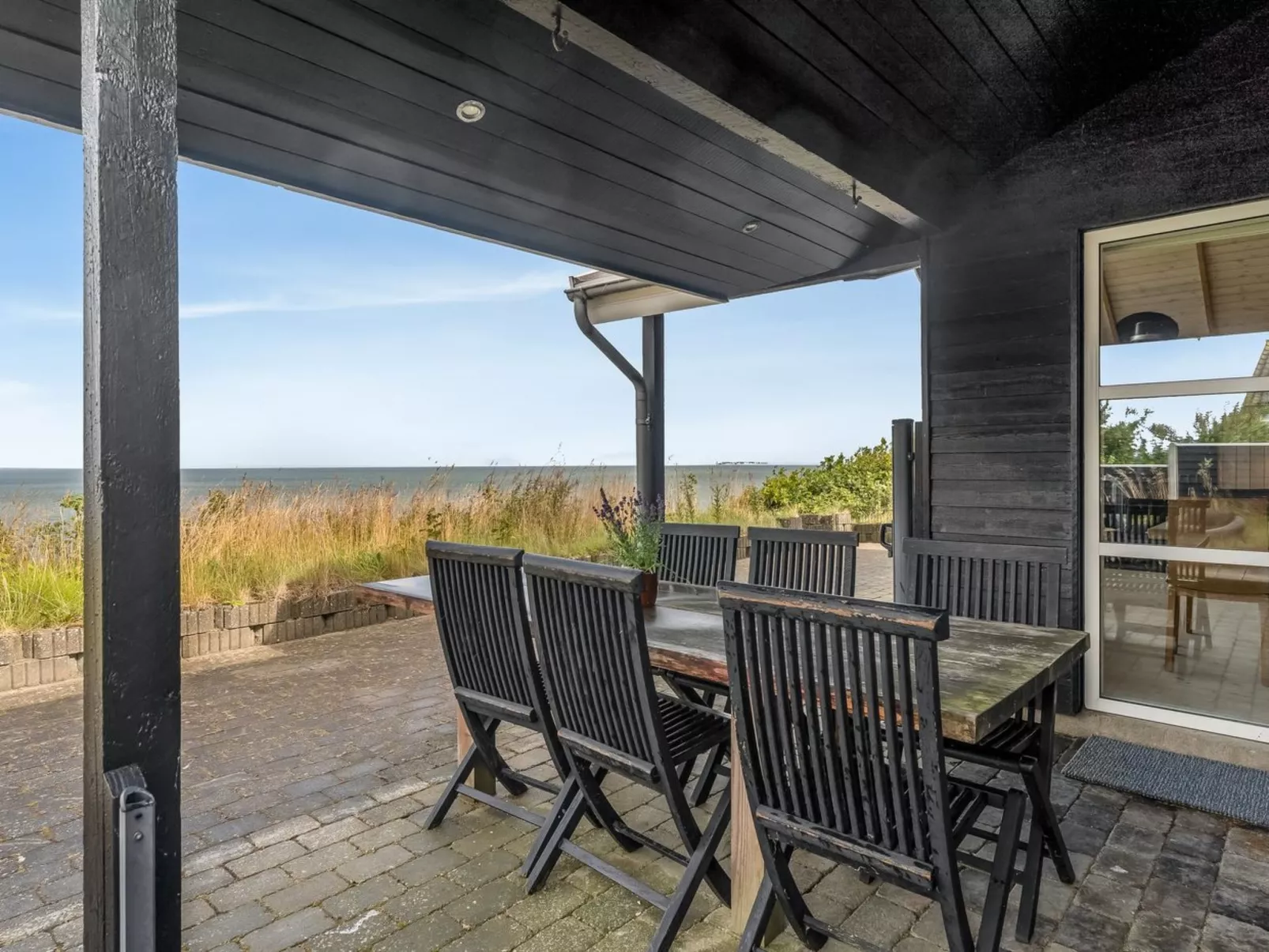 "Diderik" - 20m to the fjord-Outside