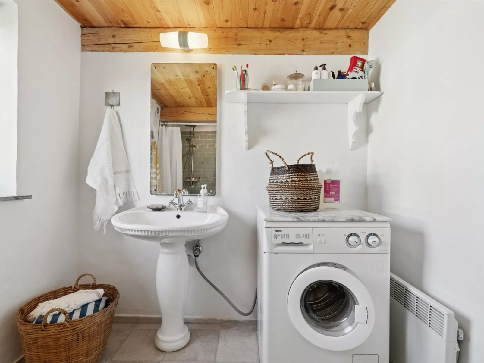 "Aarni" - 6.5km from the sea-Inside