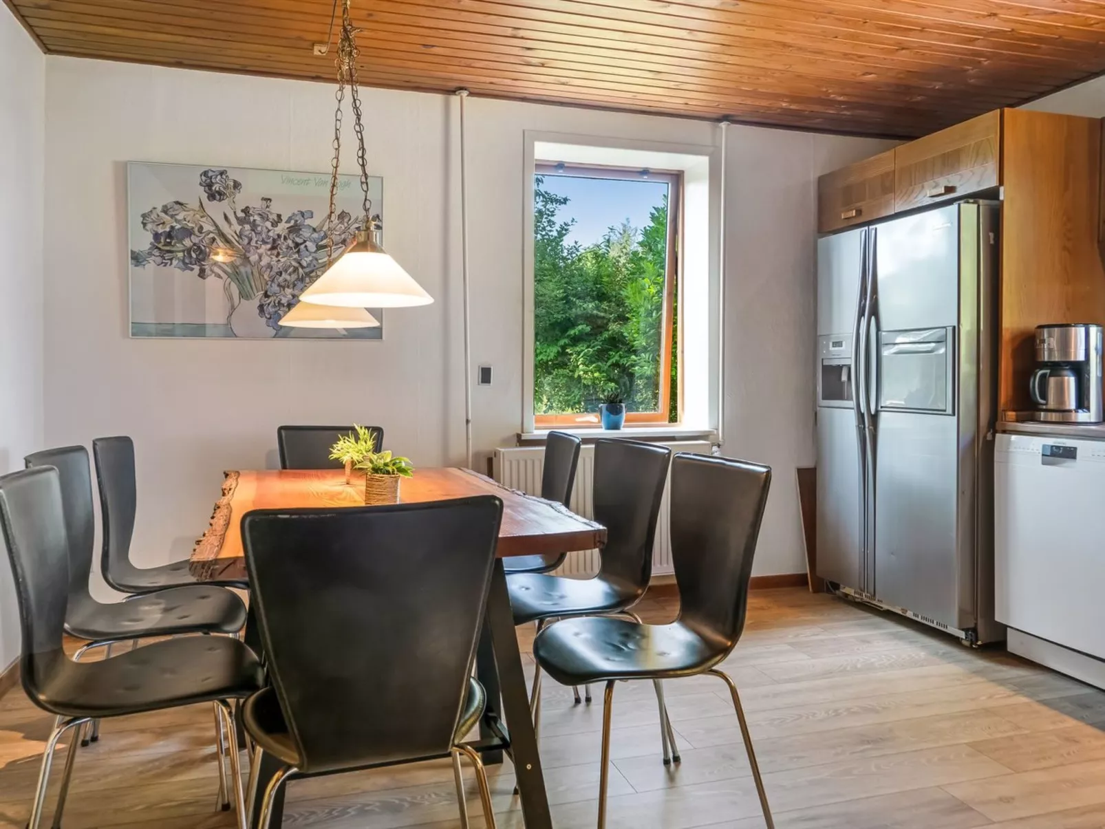 "Eiko" - 400m to the fjord-Inside