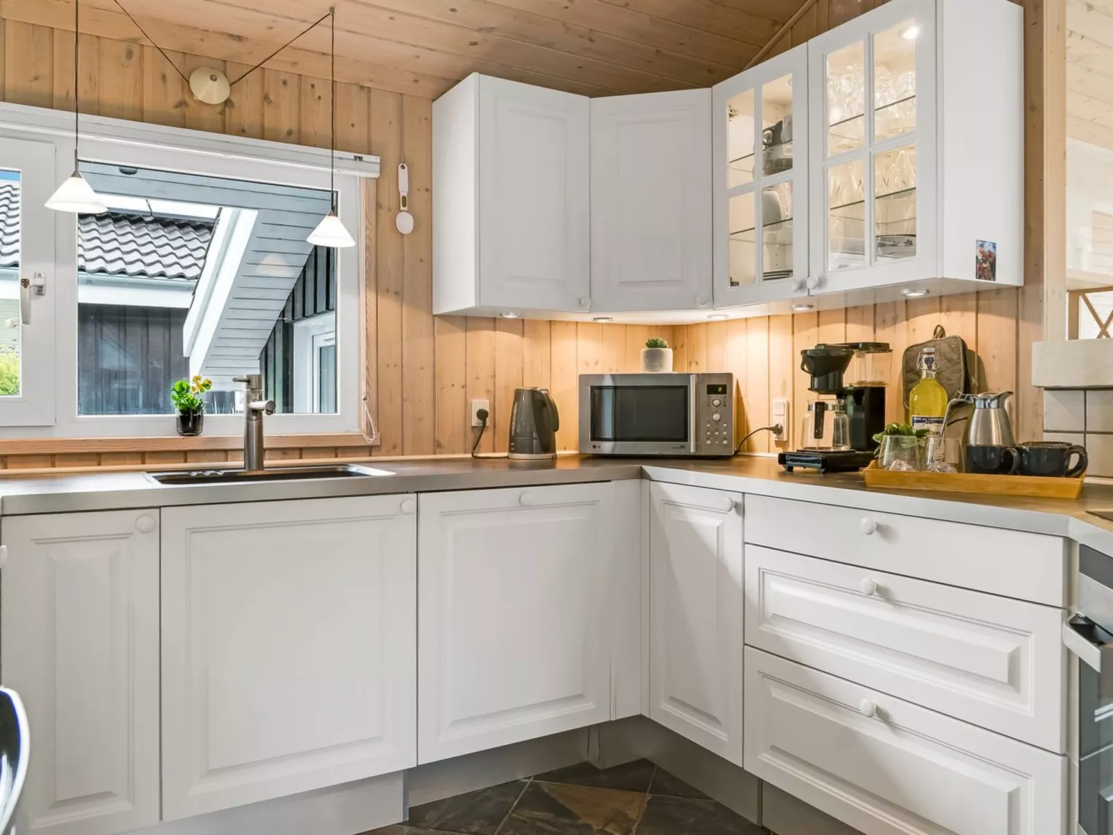 "Eeske" - 2.5km from the sea-Inside