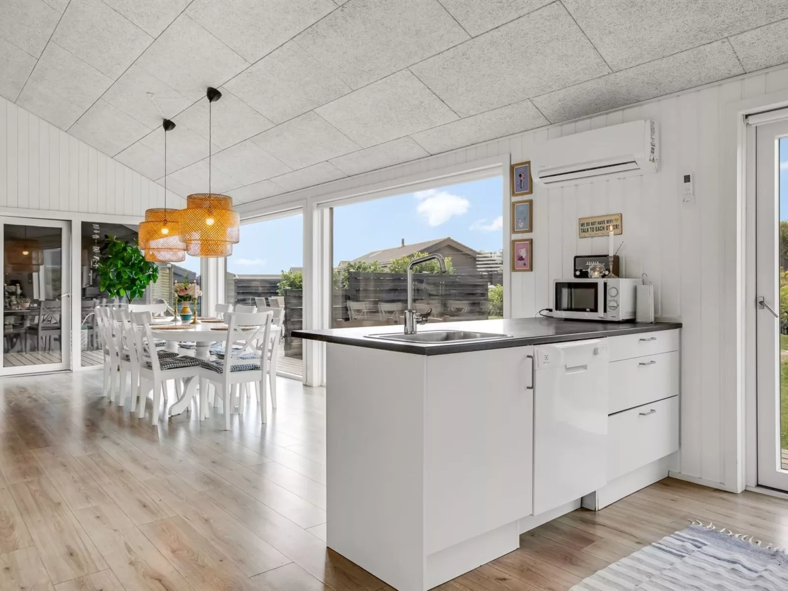 "Sigrun" - 300m from the sea-Drinnen