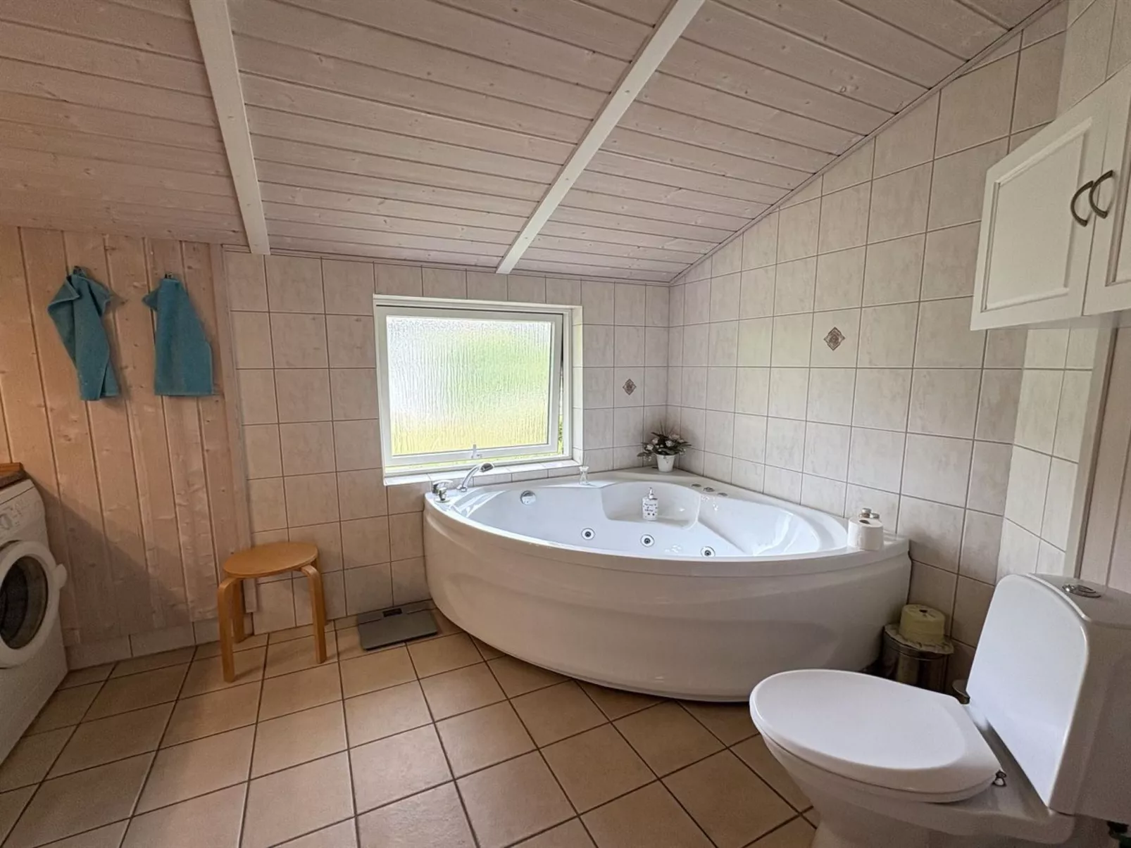 "Rikhard" - 175m to the fjord-Inside