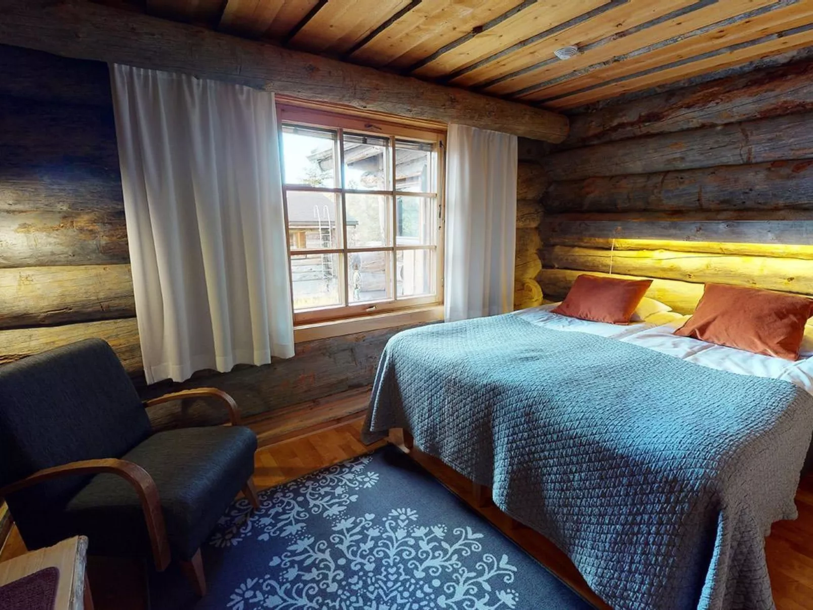 Sokosti - puilakka 1-Drinnen