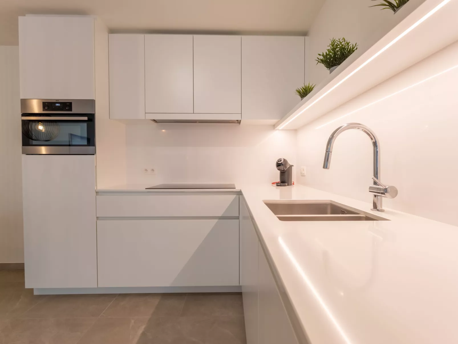 C-Dream I with lateral seaview-Drinnen