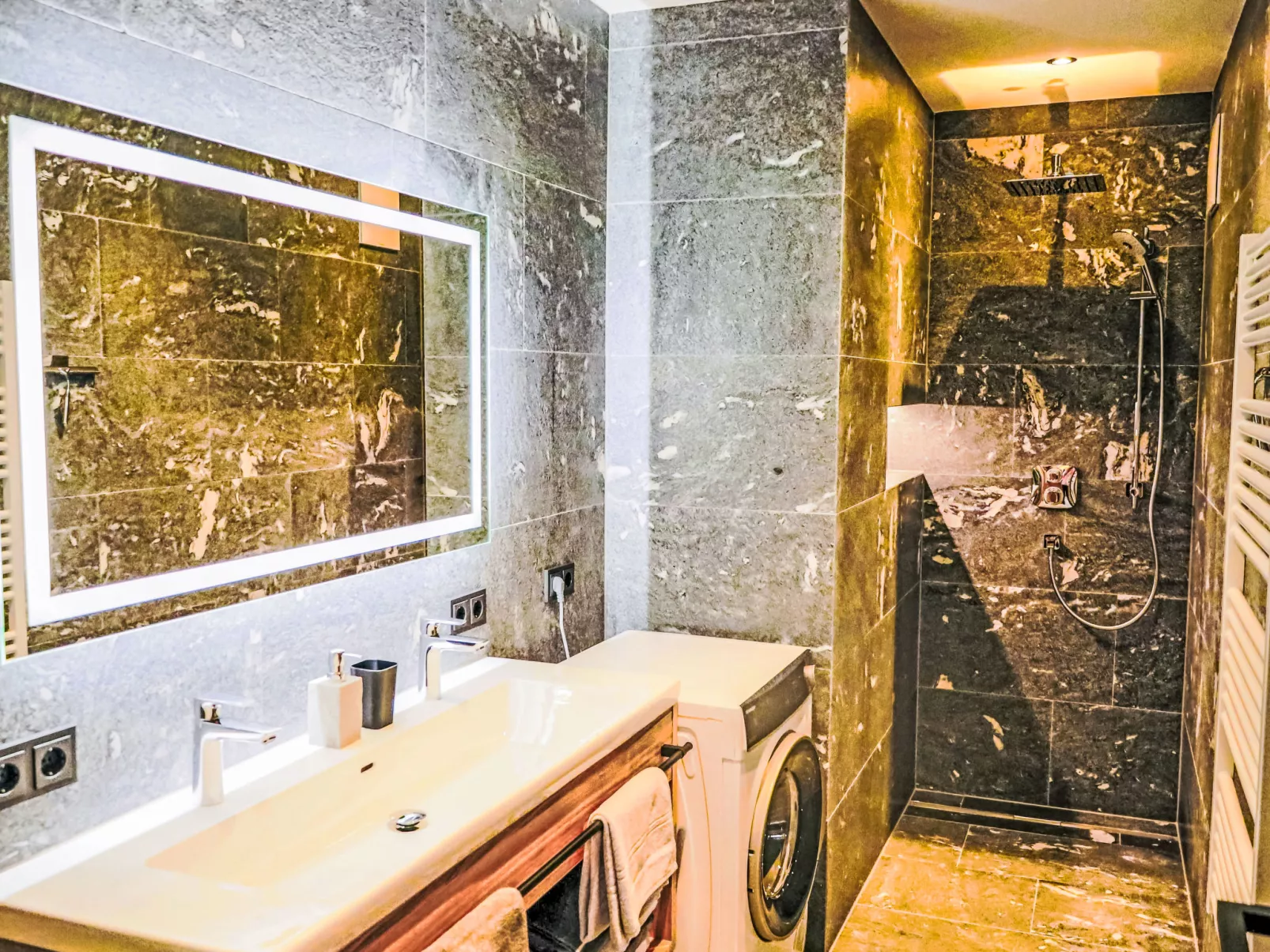 Jagerstüberl-60qm EG mit gr Terrasse-Dedans