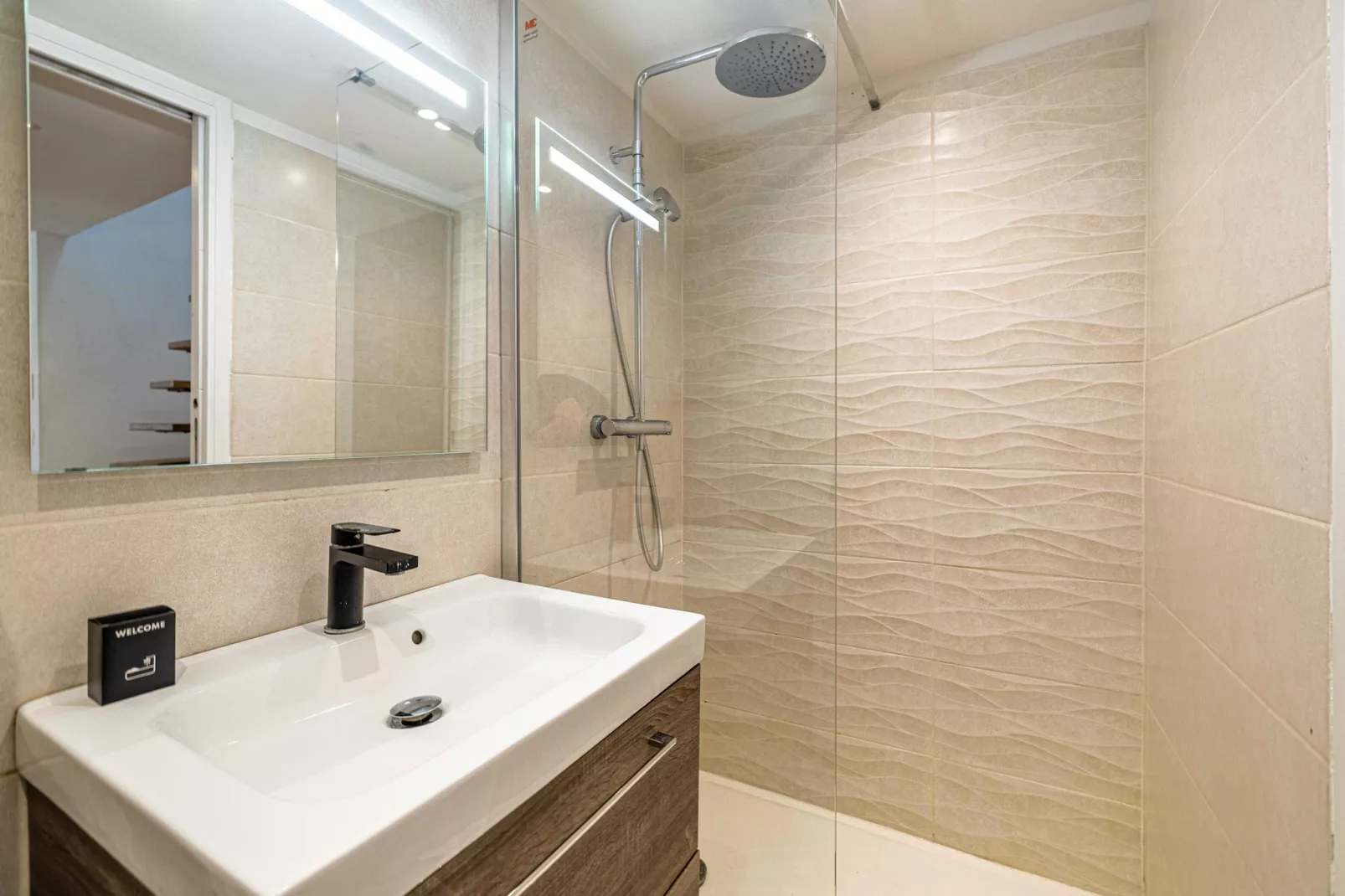 GF-11-GARIBALDI-101-Bathroom