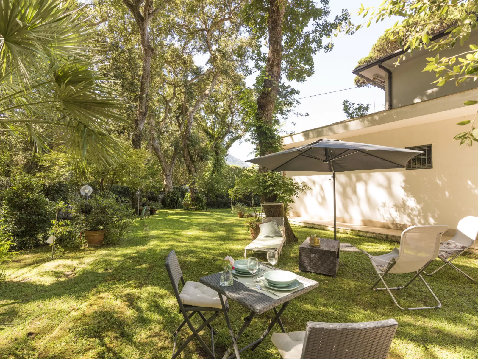 La casina nel bosco-Draußen