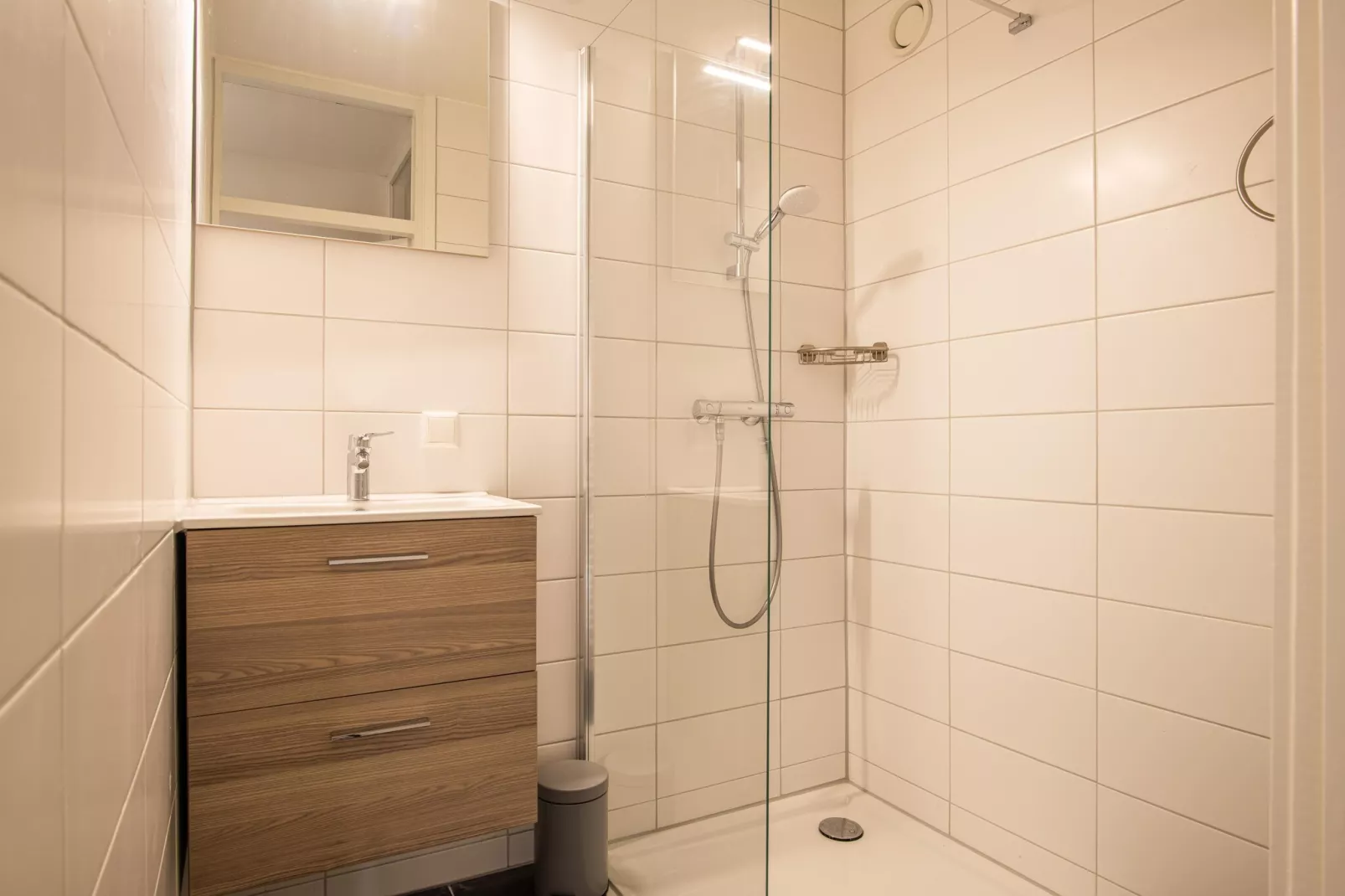 Apartement Comfort 4BR-Bathroom