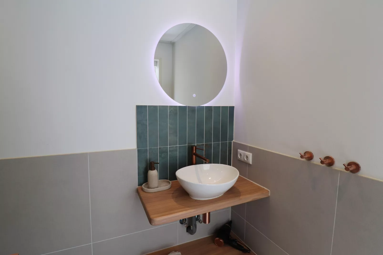 By Mosk 2-Badezimmer