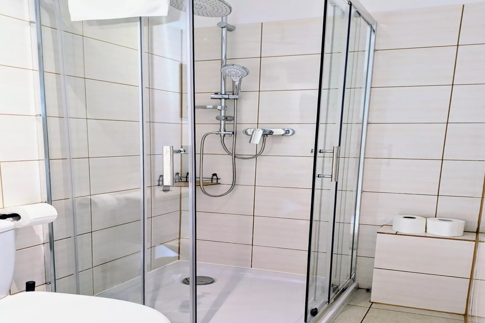 Apartament 4-osobowy na Portowej Kołobrzeg-Badezimmer