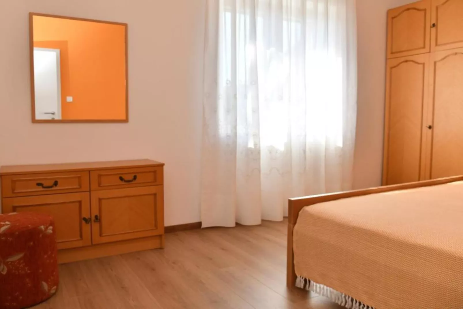 One Bedroom Apartment with Terrace and Garden View-Chambre