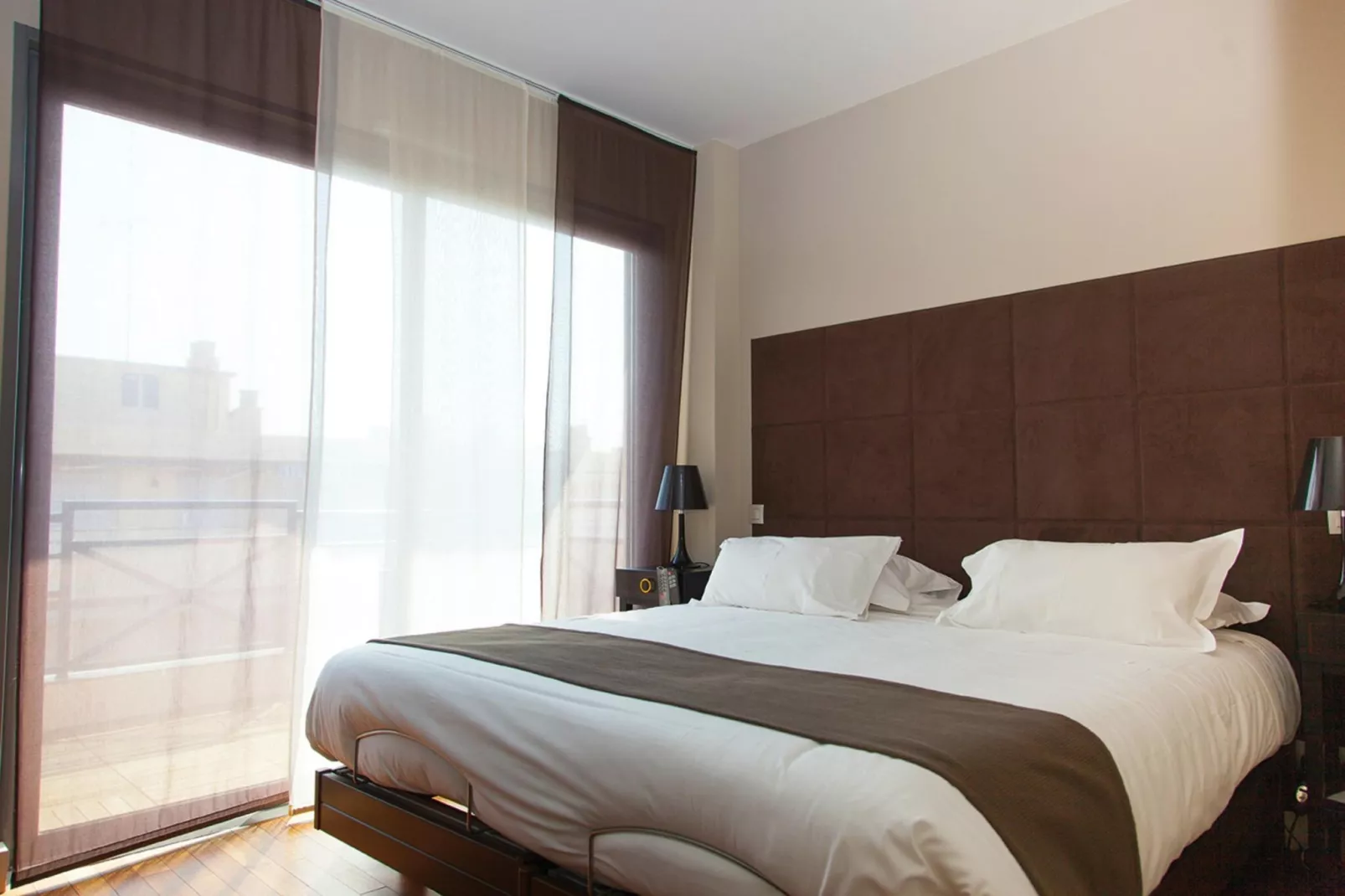 NEHÔ SUITES CANNES CROISETTE - Presidental suite with terrace-Schlafzimmer