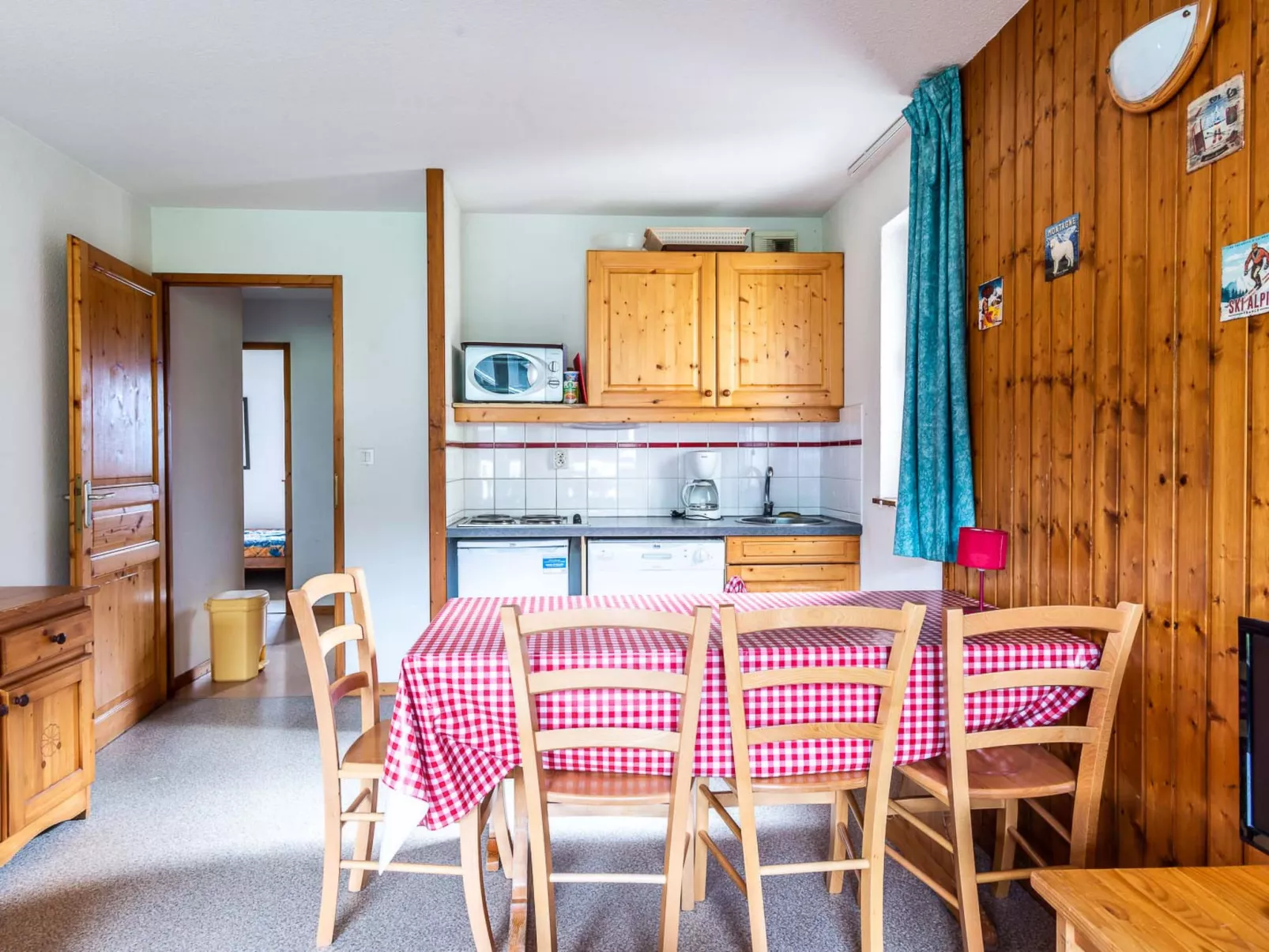 Les Sitelles-Drinnen