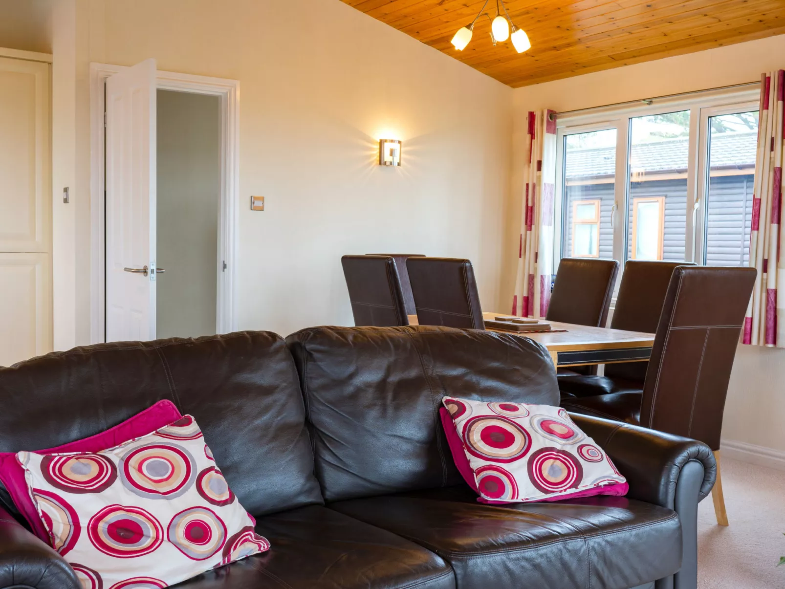 Whitsand Bay Lodge-Drinnen