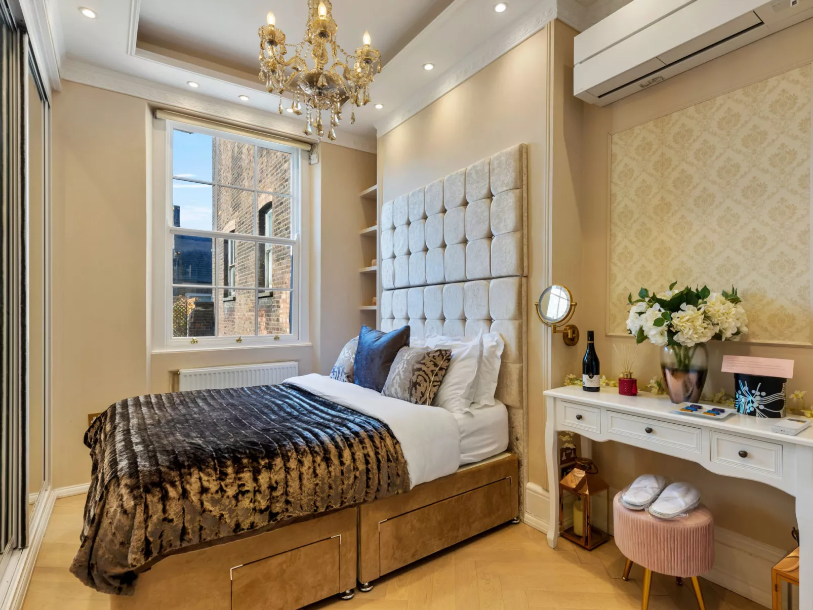 The Marylebone Marilyn-Inside