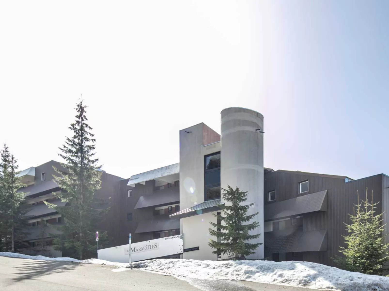Les Marmottes-Outside