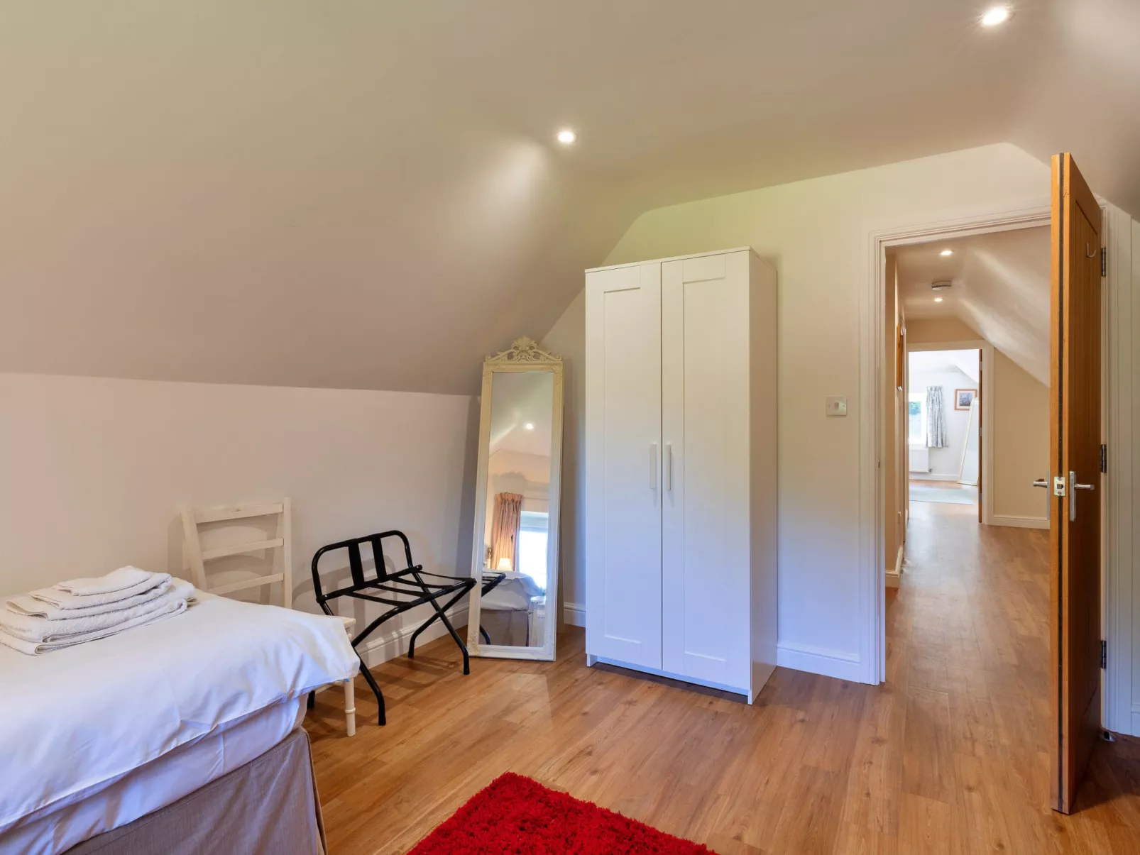 The Old Granary-Dedans