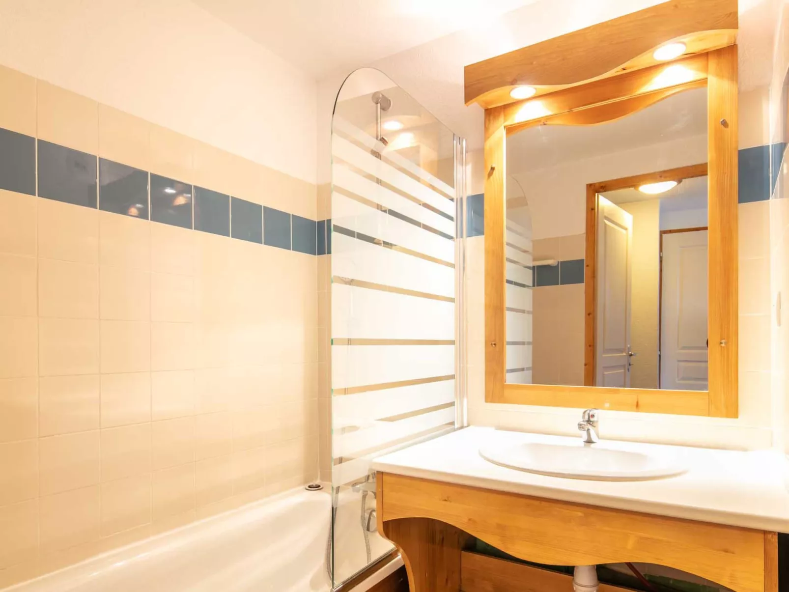 V du Bachat Asters E-Inside