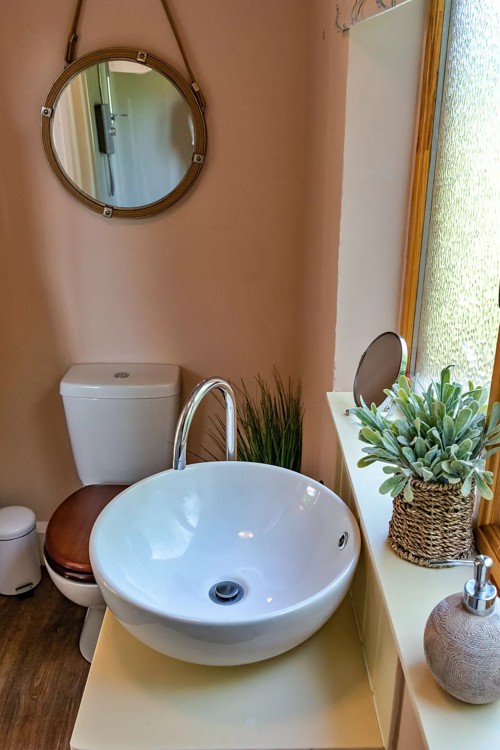 Shrawardine Train Carriage-Dedans