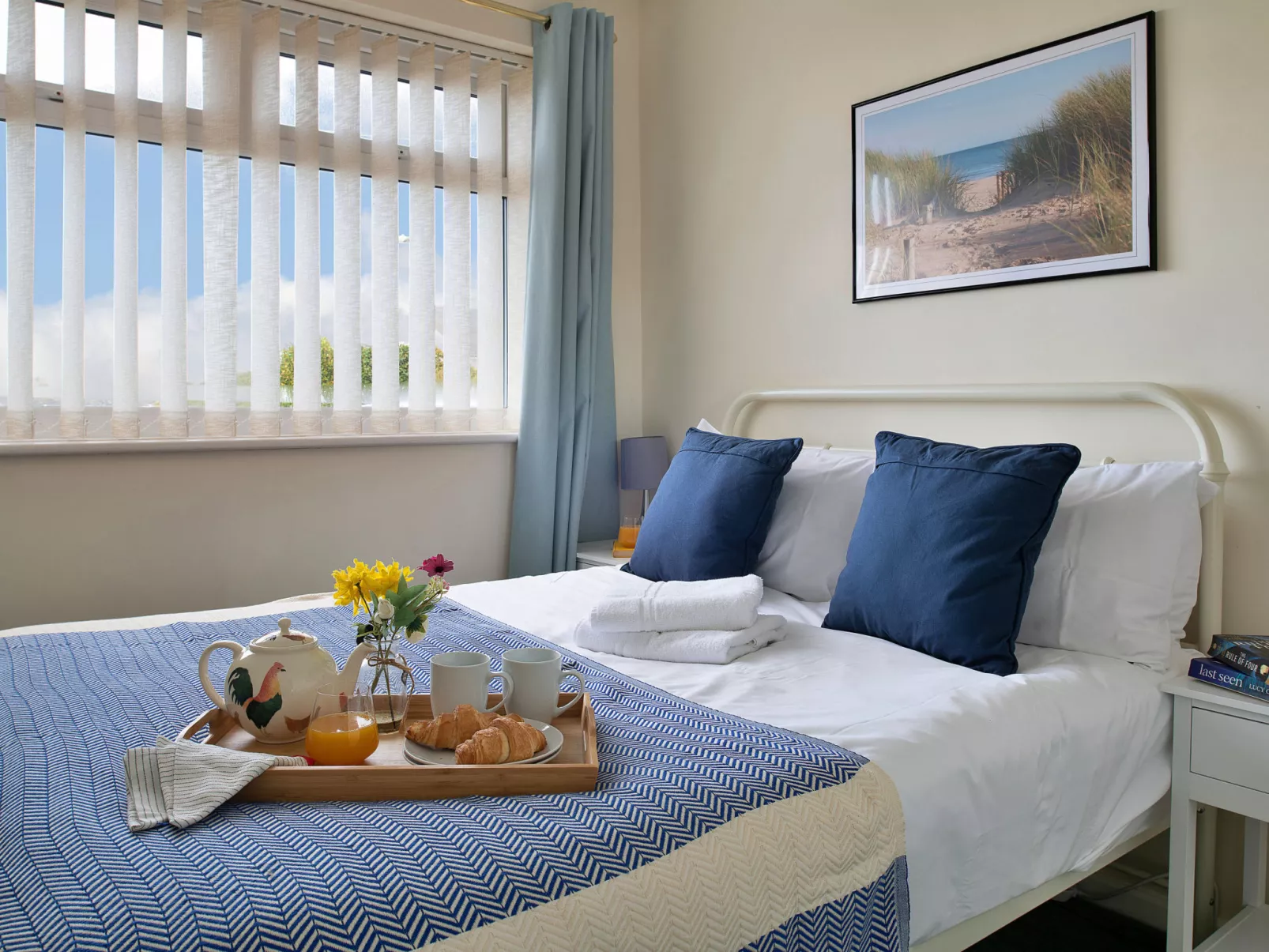 37 Bro Enddwyn-Dedans