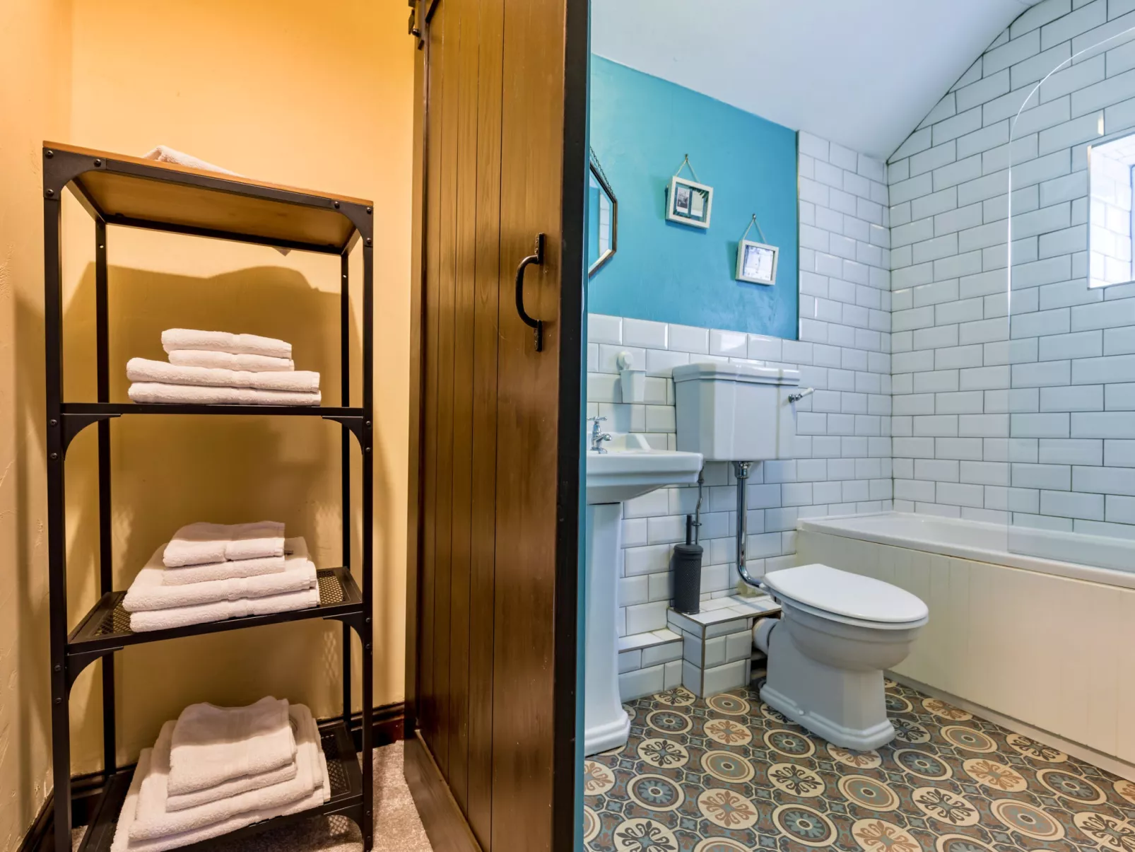 Spring Cottage-Dedans