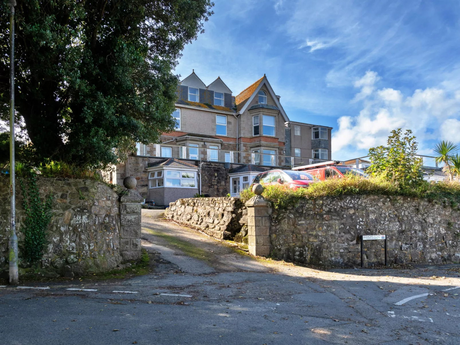 No. 6 Porthgwidden-Outside