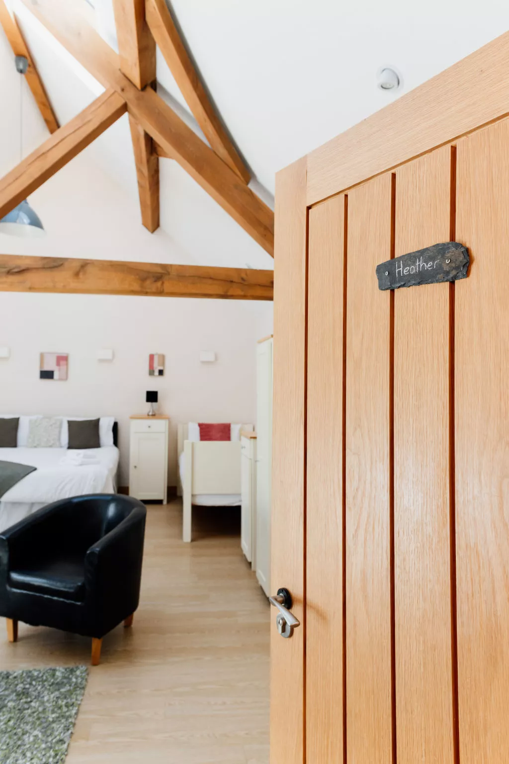 The Welsh Barn-Dedans