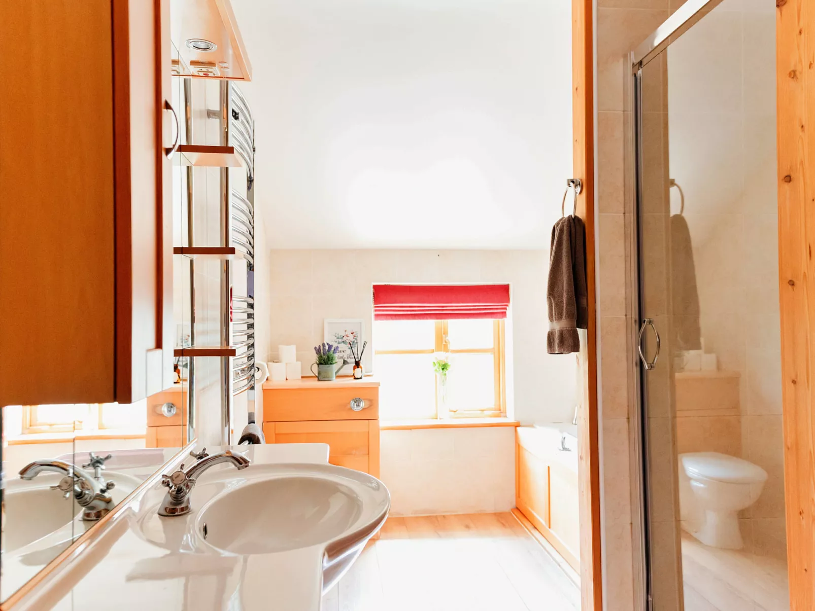 The Welsh Farmhouse-Dedans