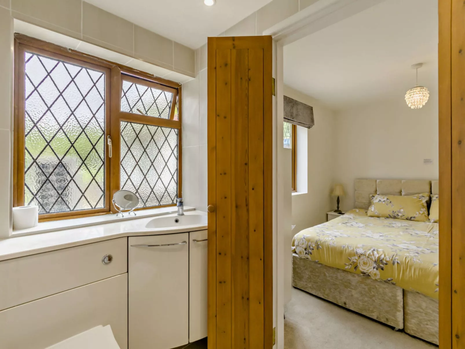 The House at No. 47-Dedans