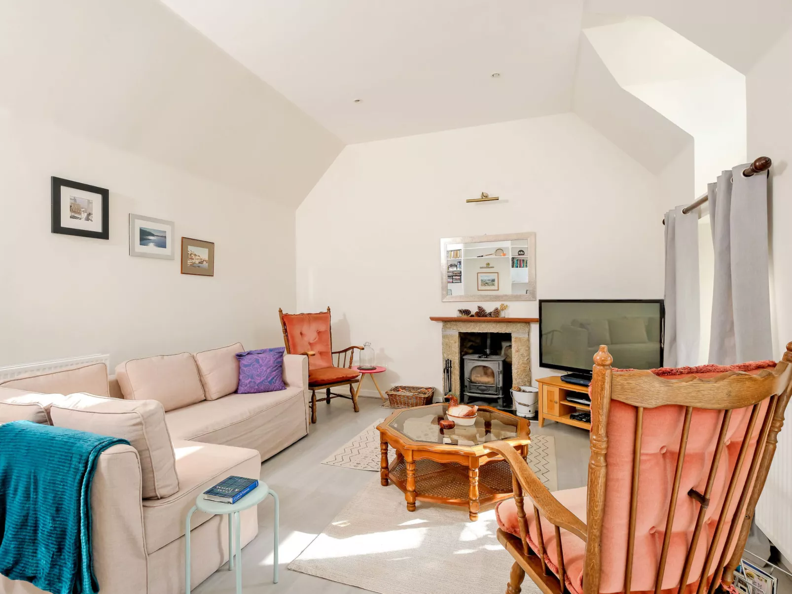 Corrennie School Cottage-Dedans