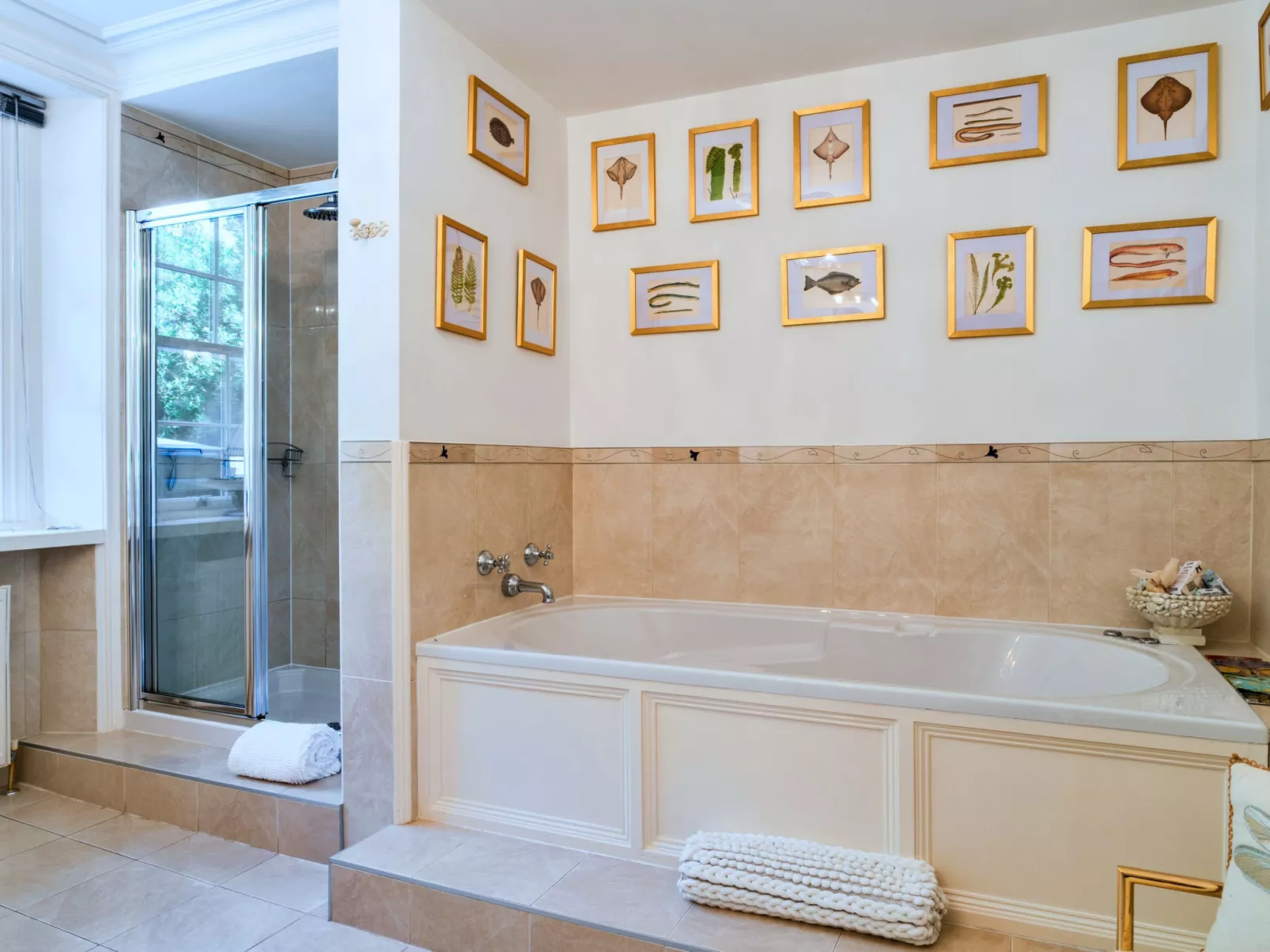 Penley Villa-Drinnen