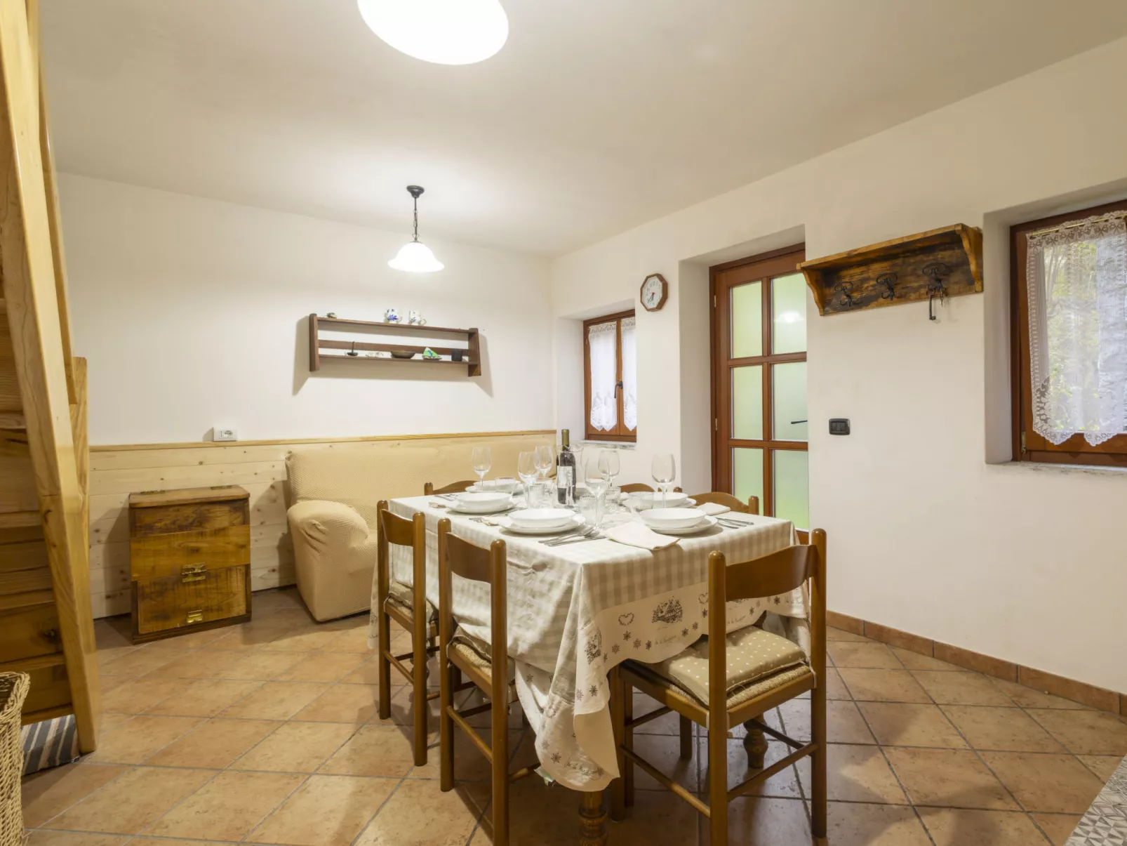 Val di Mello Mountain Flat-Inside