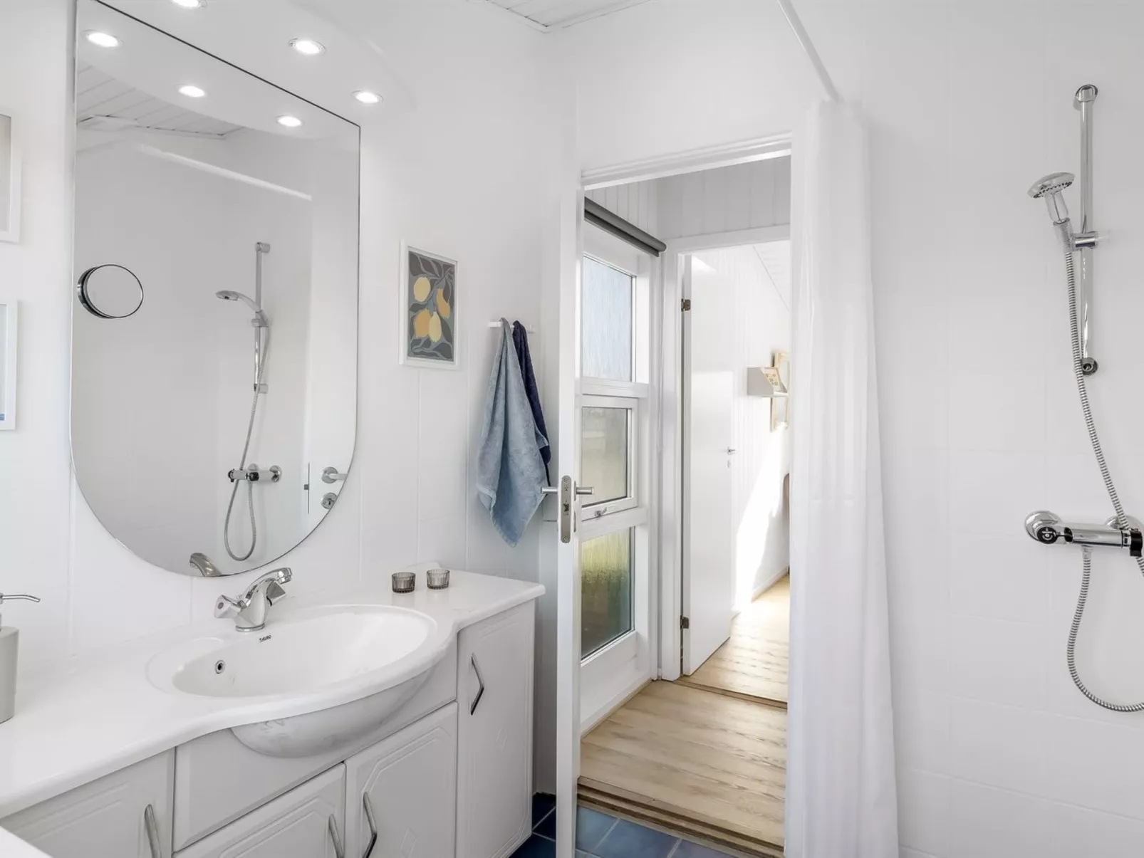 "Quanna" - 450m from the sea-Inside