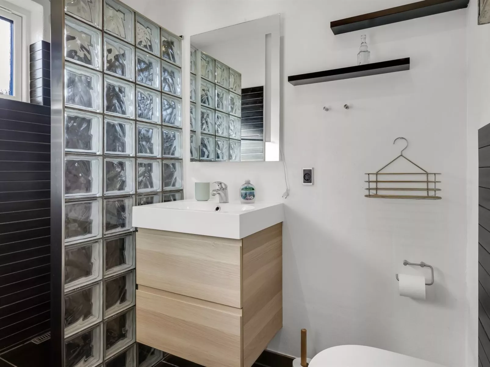 "Wraghi" - 21km from the sea-Drinnen