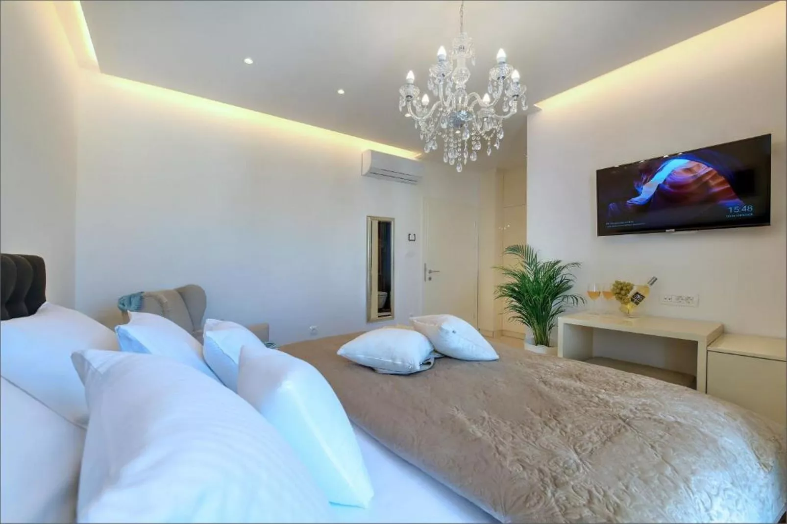 Deluxe Room with King Size Bed (4)-Chambre