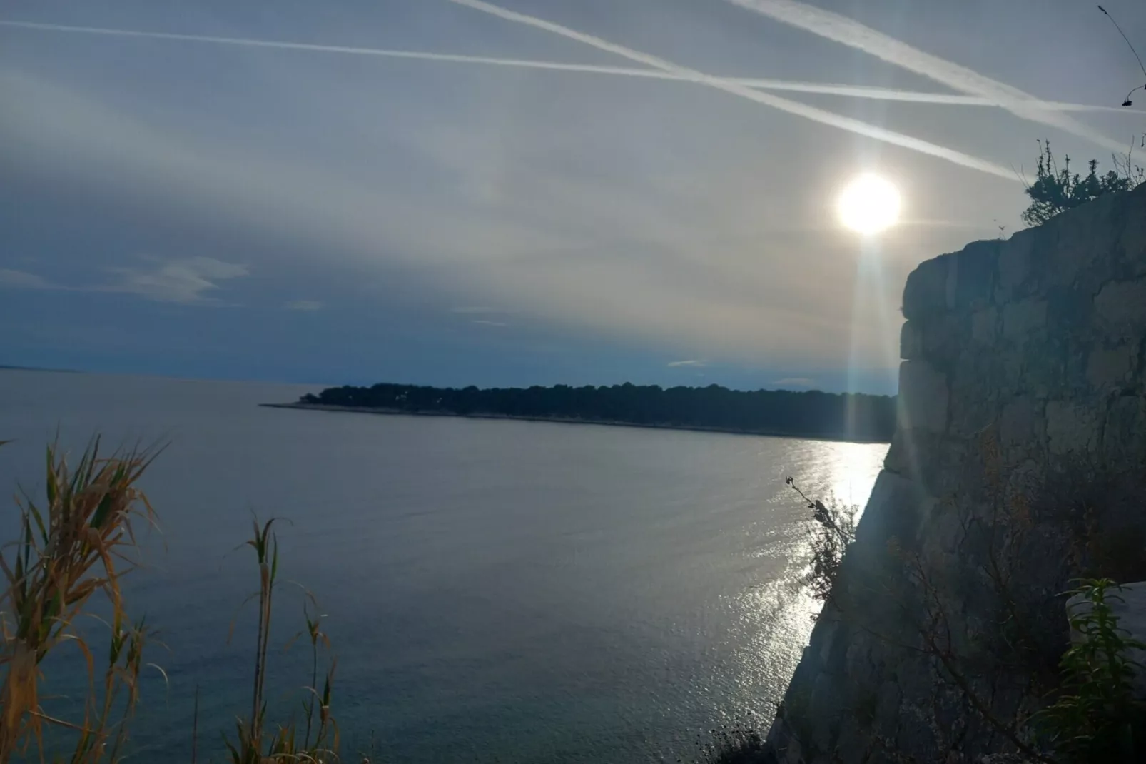 Guest House Green Corner Supetarska Draga - Triple Room with Terrace and Sea View-Ambiance