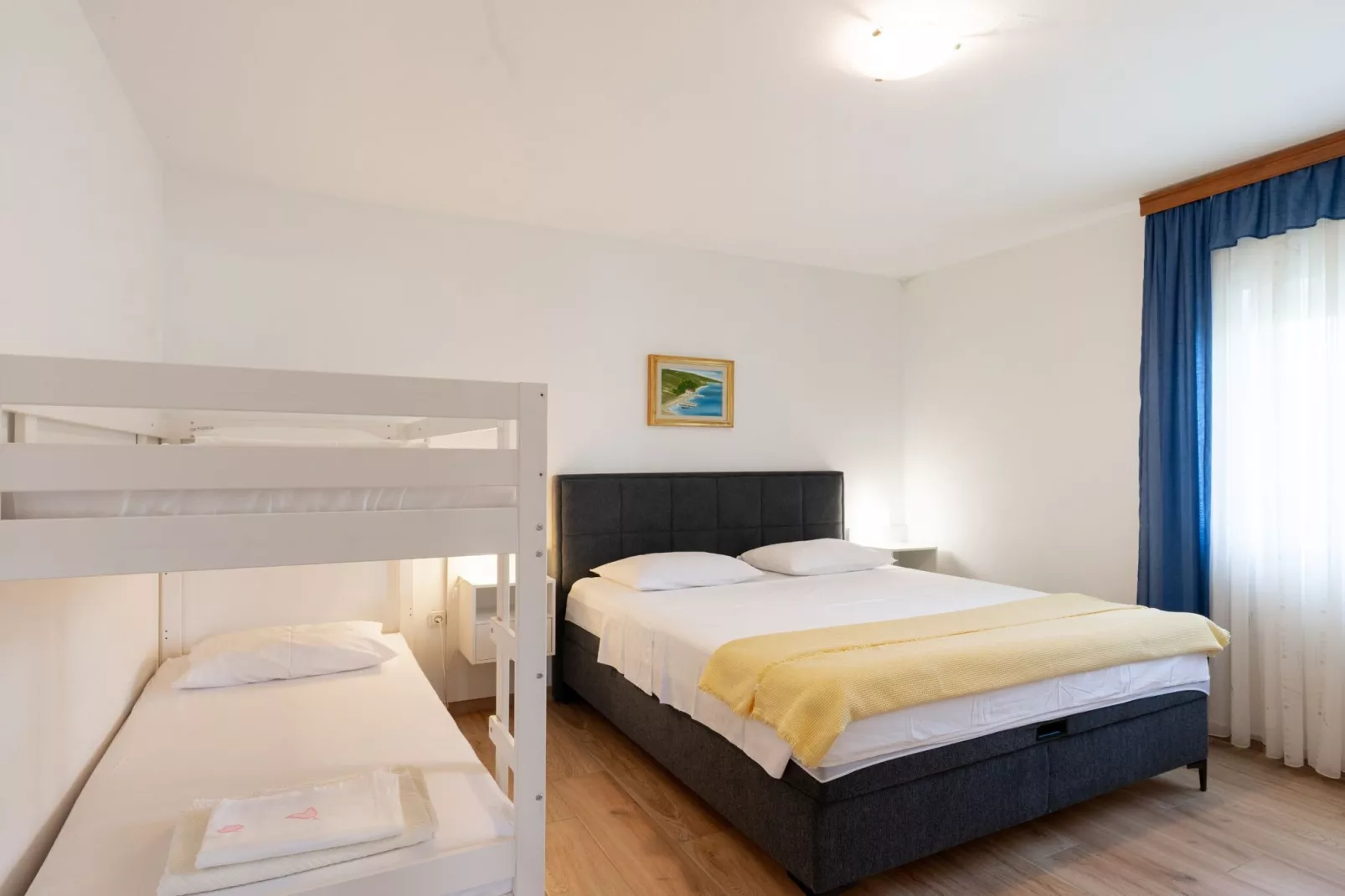 Three-Bedroom House-Chambre