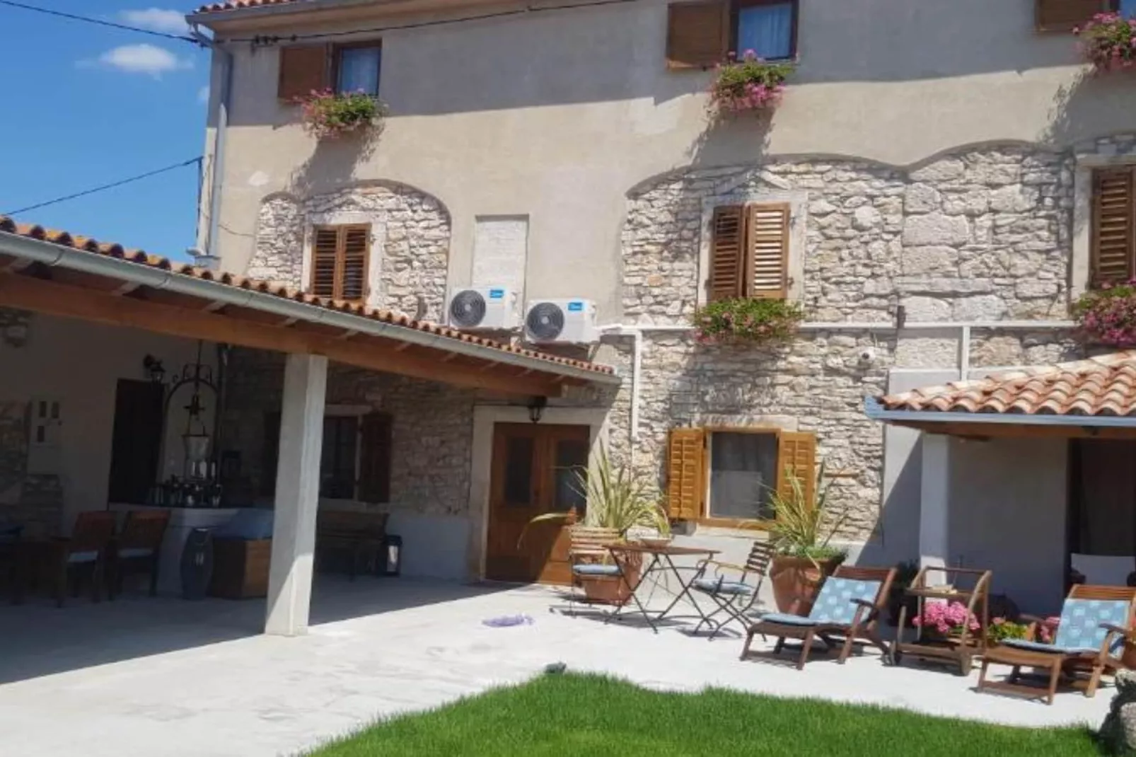 One bedroom apartment (A5)-Outdoor