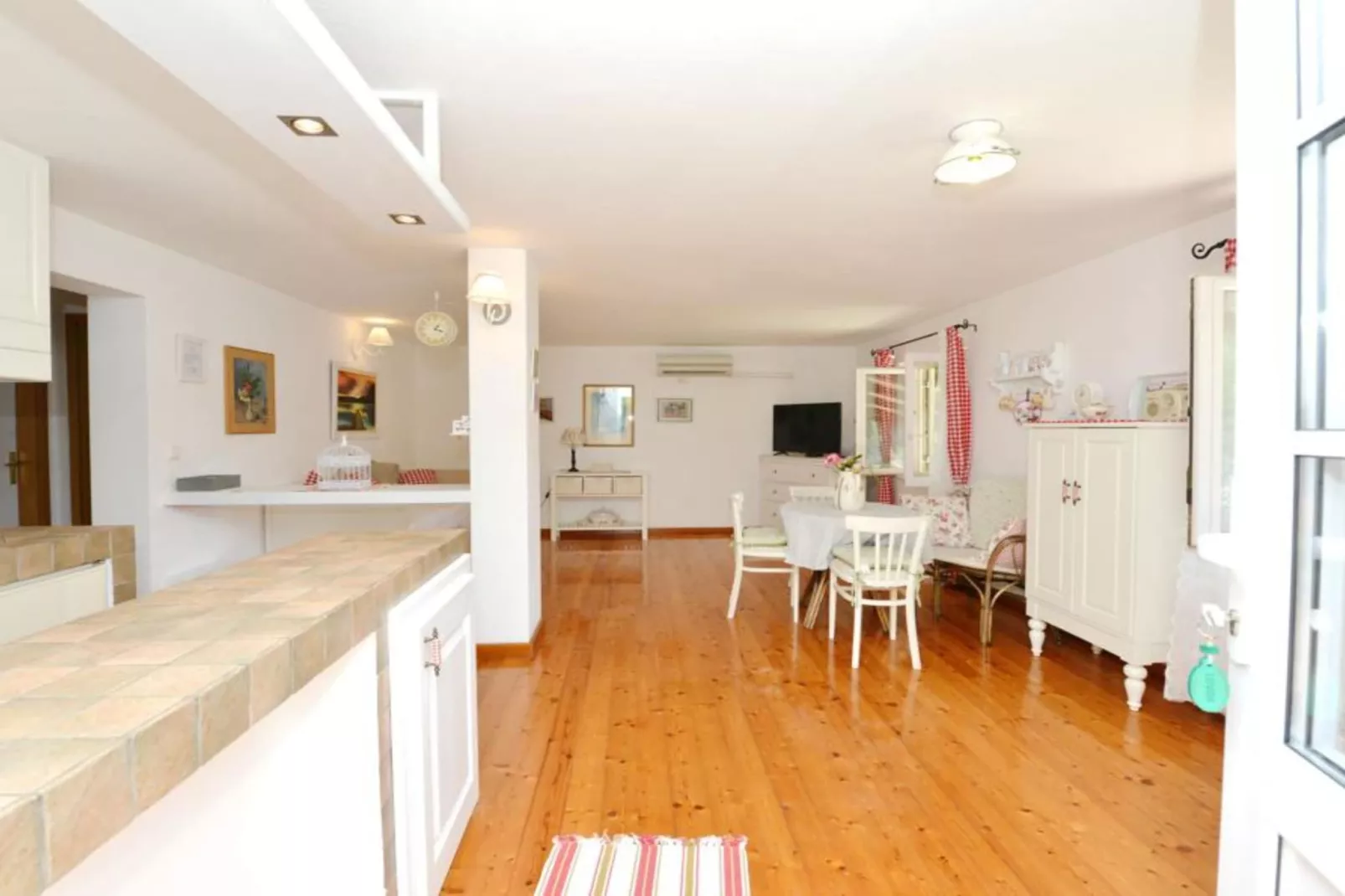 One-Bedroom Apartment (Lovor)-Kitchen