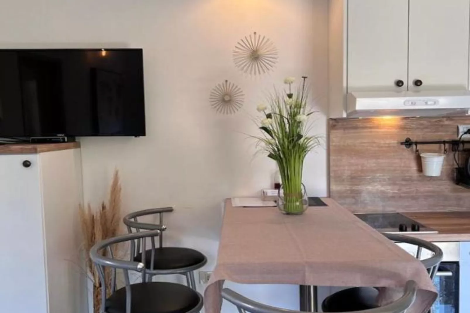 One-Bedroom Apartment With Sea View (B)-Bedroom