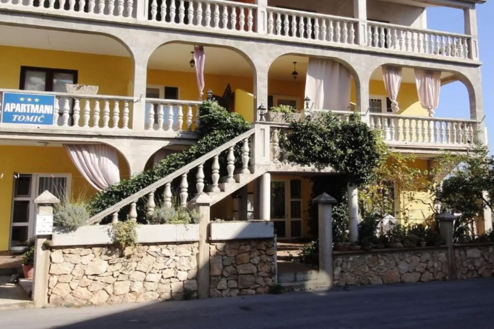 Cozy Vodice Garden Apartments With Terrace and BBQ -  Comfort one bedroom apartment (GREEN)-Im Freien