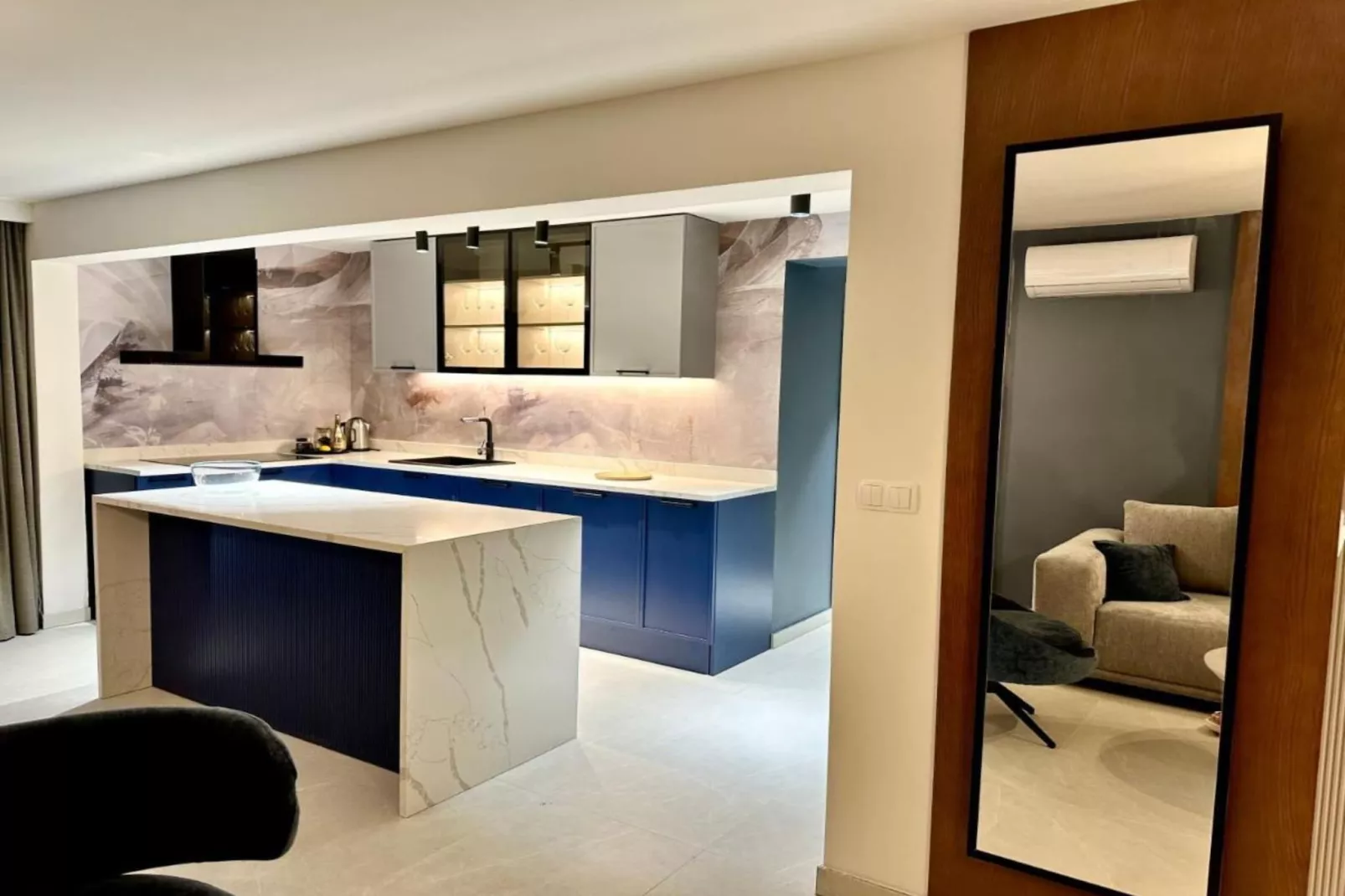 Leonarda Waterfront Residences-Two-Bedroom Apartment with private pool (The Bayfront One) -S5-Kitchen