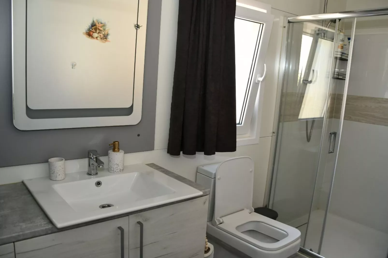 Mobile Home With Terrace And Sea View (Azzuro)-Badezimmer