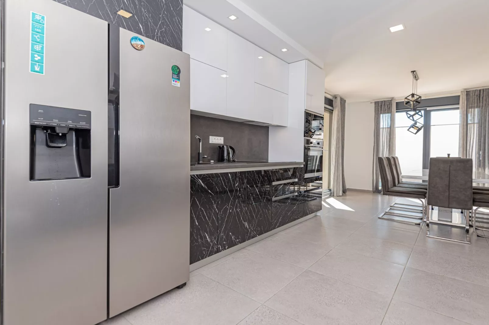 Four-Bedroom Villa With Pool-Küche