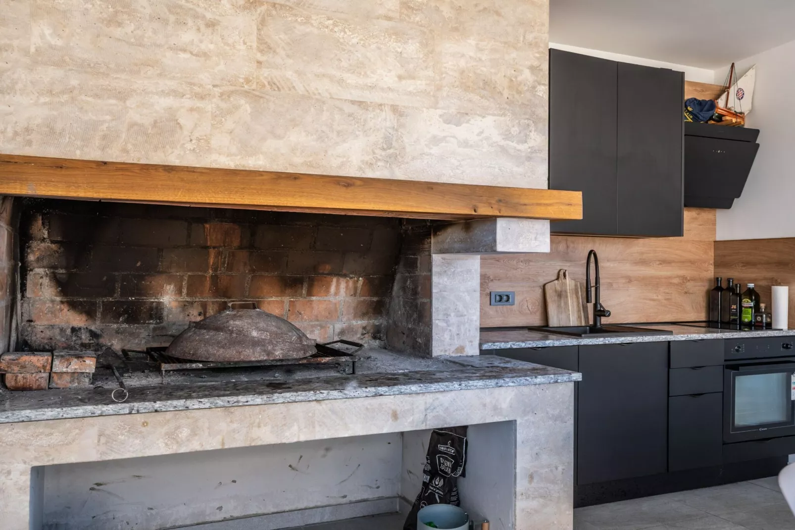 Villa Freedom - Five Bedroom House with Balcony-Kitchen