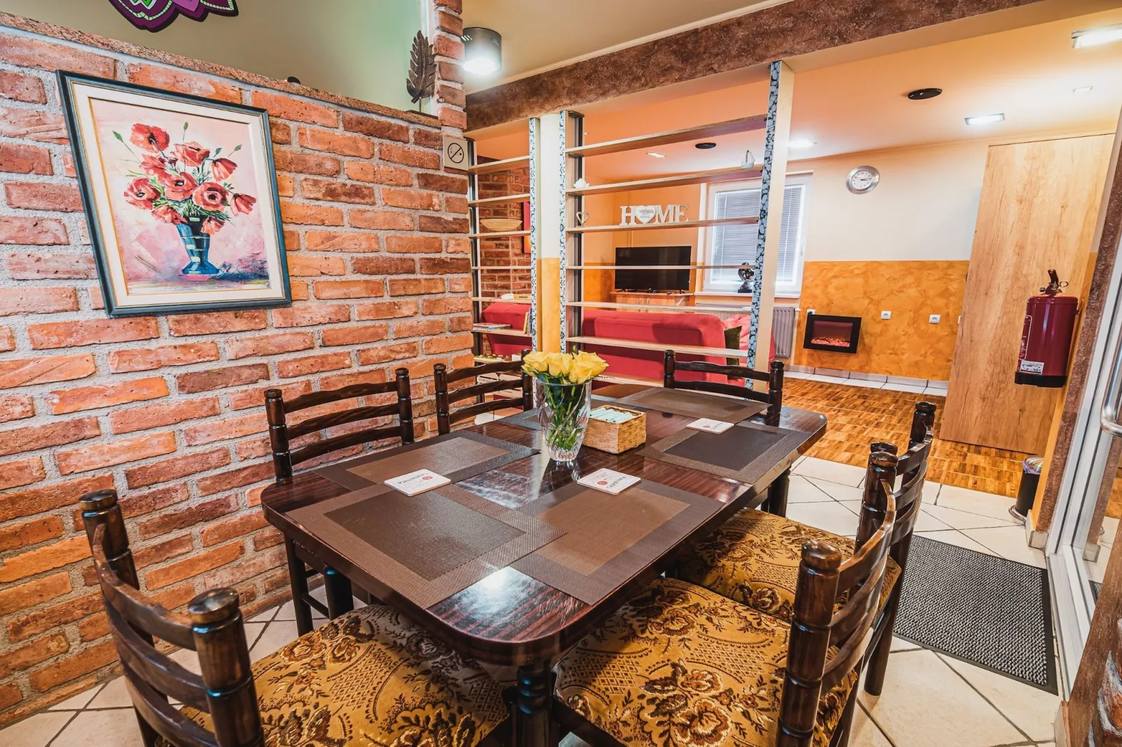 Elegant and Stylish Retreat Apartments with Terrace - Two Bedroom Apartment with Terrace-Salle à manger